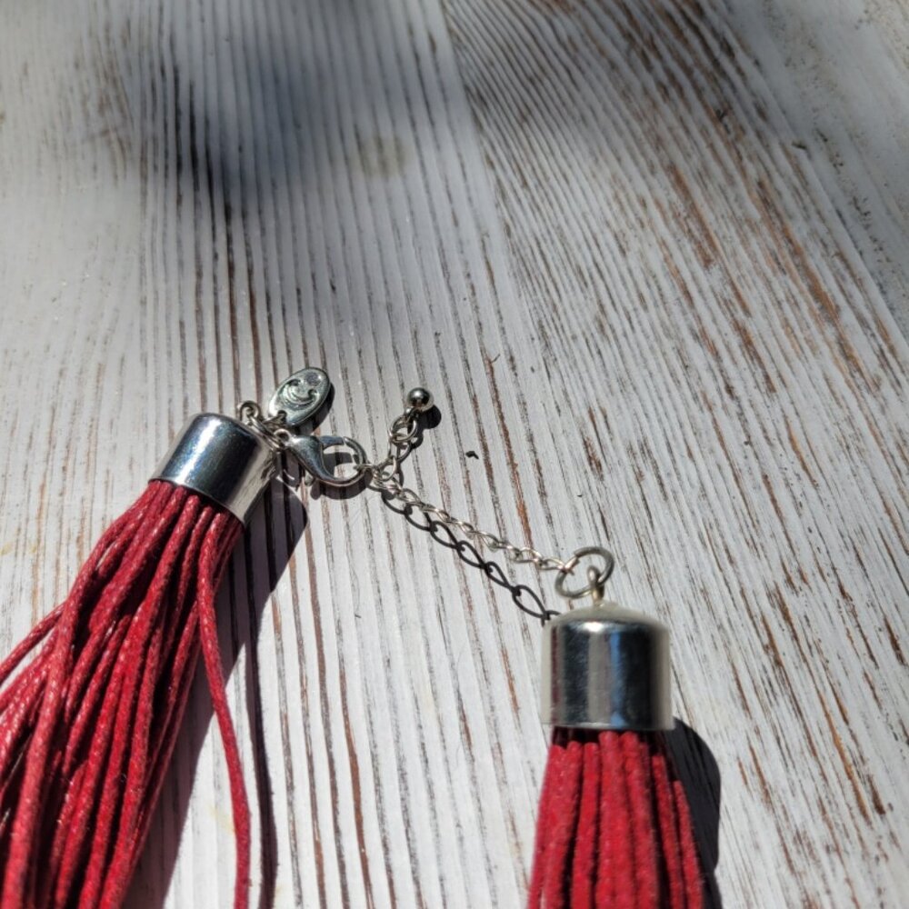 Dark Red Strand / Silvertone Necklace - Picture 3 of 4